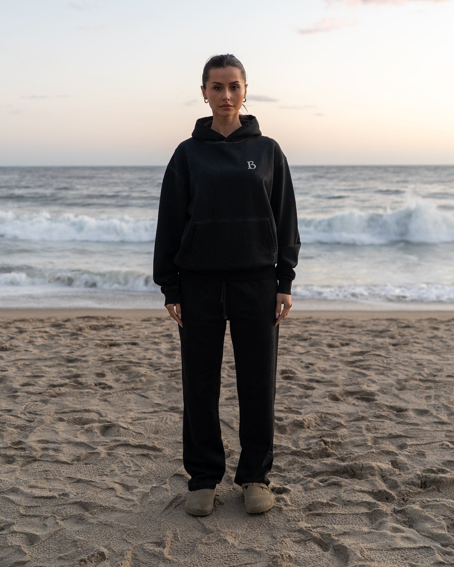 Brand-Sweatspant-Vintage-stained-black-Jogger-Jay-Blanc-Female